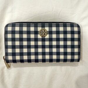 Tory Burch T Block Zip Around Wallet in Navy Blue Pre-Owned